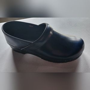 Sania Clogs
